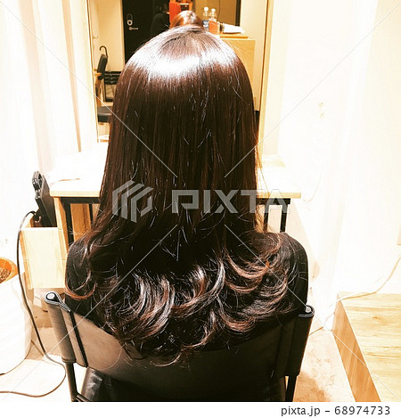 トリートメント後のツヤ髪をワンカールでセット トリートメント後のツヤ髪をワンカールでセット 68974733