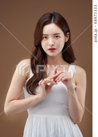 ビューティー 女性 女 68975333