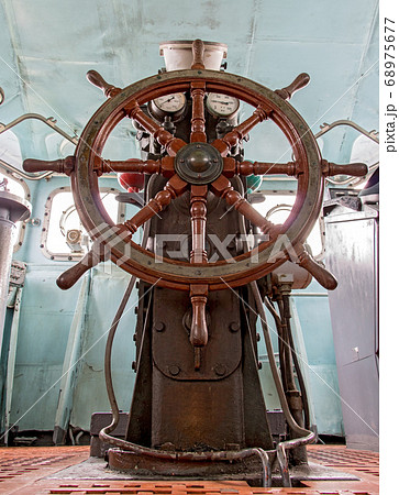 Wheelhouse on the boat 68975677