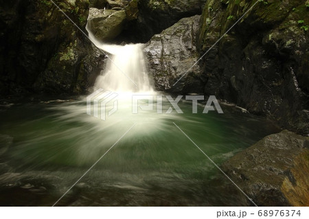 夏の奥多摩 水根沢の滝 ② 夏の奥多摩 水根沢の滝 ② 68976374