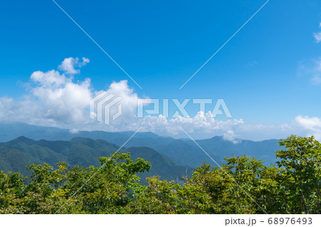 茅ヶ岳山頂からの景色 茅ヶ岳山頂からの景色 68976493