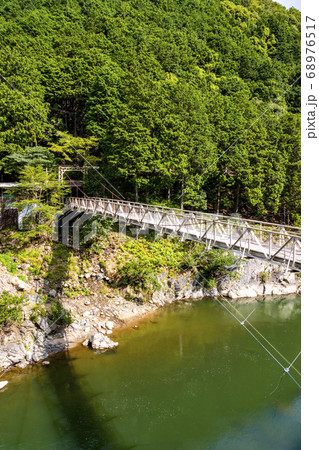 トロッコ保津峡駅に架かる鵜飼橋 京都市西京区 トロッコ保津峡駅に架かる鵜飼橋 京都市西京区 68976517