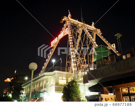 としまえん園内風景 フライングパイレーツ夜景の写真素材 6771