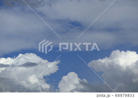 夏空と雲 68979833