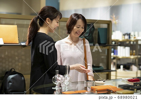 接客　ショップ店員　　 68980021