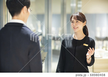 受付　エントランス　案内　 68980408