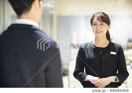 受付　エントランス　案内　 68980409