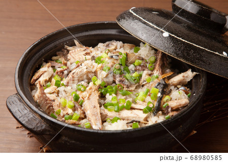 秋刀魚の炊き込みご飯 68980585