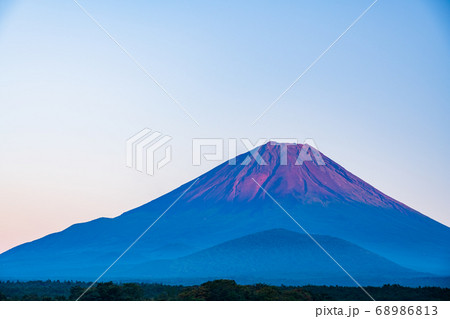 （山梨県）子抱き富士 68986813