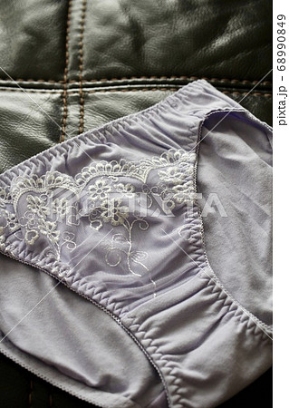 女性用下着　薄紫色の新品ショーツ 68990849