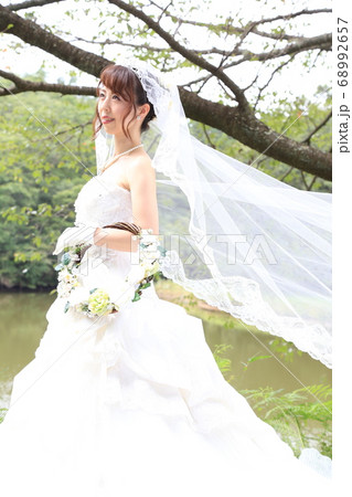 ウエディングドの新婦 68992657