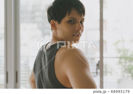 inbound tourist 68993179