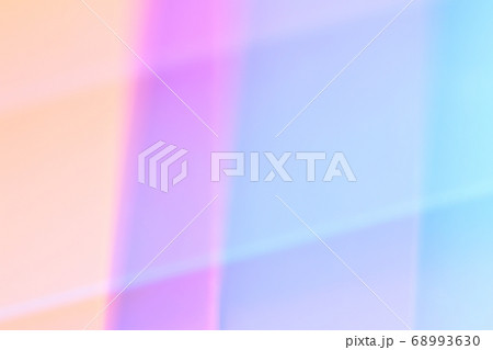 レインボーカラーの抽象的背景　カラフルなストライプ・ライン 68993630