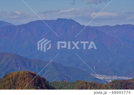 御正体山からの三ツ峠山 68993774