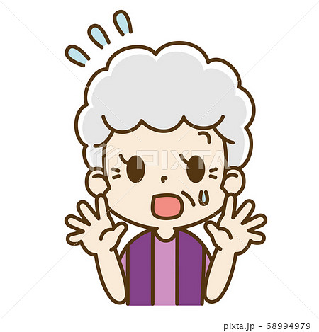 焦っている高齢女性 おばあちゃん 68994979