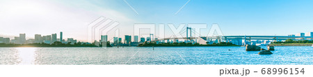 夕暮れ時の東京湾 夕暮れ時の東京湾 68996154