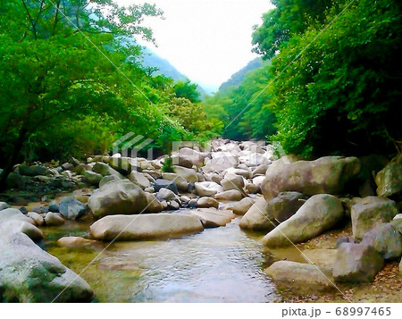 三重県にある鈴鹿川支流、内部川上流の峡谷「宮妻峡」 三重県にある鈴鹿川支流、内部川上流の峡谷「宮妻峡」 68997465
