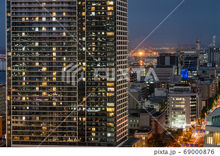 夜の都市風景 夜の都市風景 69000876