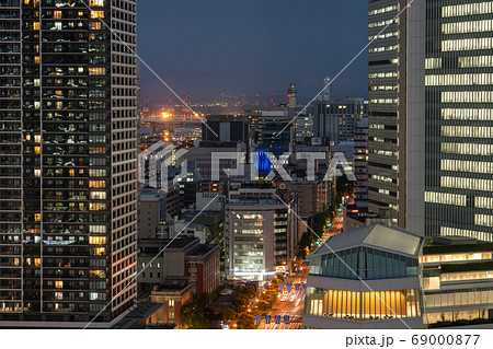 夜の都市風景 69000877