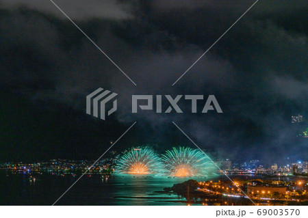 （長野県）諏訪湖祭湖上花火大会 69003570