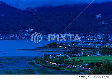 （長野県）開始を待つ、諏訪湖祭湖上花火大会・会場 69003776