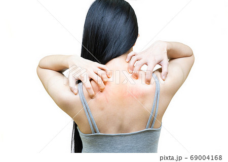 The back of the woman itching and scratching The back of the woman itching and scratching 69004168