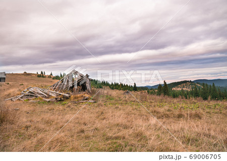 Ruined building in the middle of mountain, 69006705