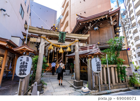 日本の東京都市景観　強運厄除け・銭洗い弁天として人気急上昇中の「小網神社」＝中央区日本橋小網町 69008071