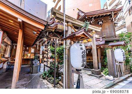 日本の東京都市景観　強運厄除け・銭洗い弁天として人気急上昇中の「小網神社」＝中央区日本橋小網町 69008078