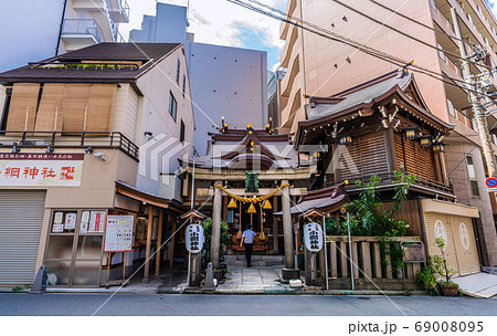 日本の東京都市景観　強運厄除け・銭洗い弁天として人気急上昇中の「小網神社」＝中央区日本橋小網町 69008095
