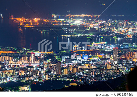 《兵庫県》神戸ポートアイランドの夜景・日本三大夜景掬星台より 《兵庫県》神戸ポートアイランドの夜景・日本三大夜景掬星台より 69010469