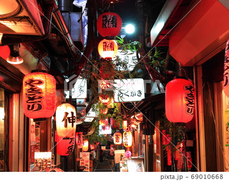 《東京都》ノスタルジックな飲み屋街・思い出横丁 《東京都》ノスタルジックな飲み屋街・思い出横丁 69010668