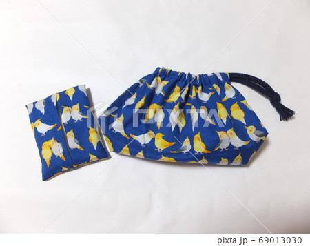 オカメインコ柄のハンドメイドの巾着袋とポケットティッシュケース 69013030