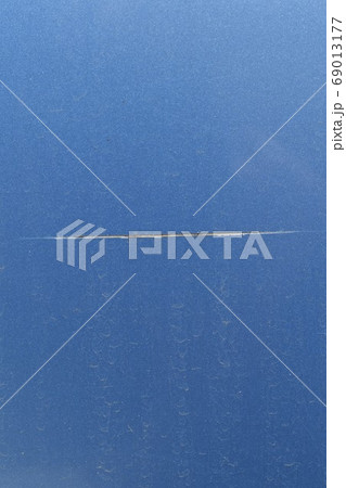 車のボディの傷 69013177