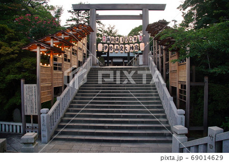 横浜　伊勢山皇大神宮　二の鳥居　表参道・石段（ 皇大神宮 ）　神奈川県 横浜市 西区 宮崎町 69014629