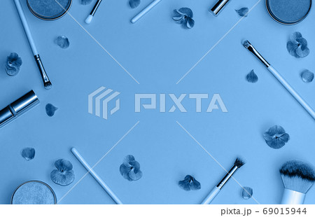 Flat lay composition with decorative makeup 69015944