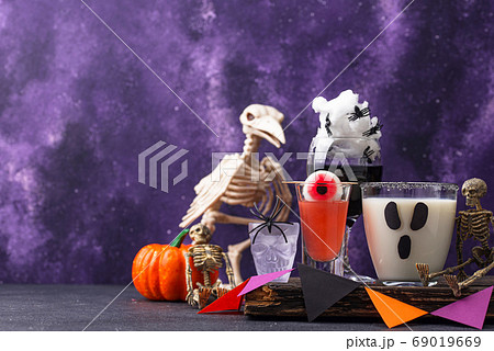 Set of various Halloween drinks Set of various Halloween drinks 69019669
