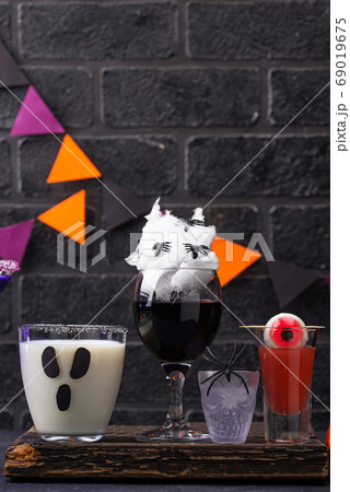 Set of various Halloween drinks Set of various Halloween drinks 69019675