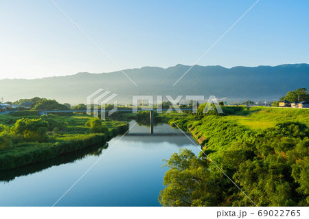筑後平野 河畔 橋 山並み 風景 筑後平野 河畔 橋 山並み 風景 69022765