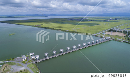 《秋田県》八郎潟の水門 69023013