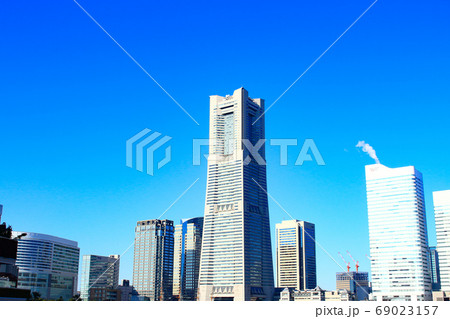 横浜市、横浜みなとみらい21地区とその周辺の風景 69023157