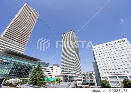 岐阜駅前都市風景　岐阜駅北口　駅前広場 69023173