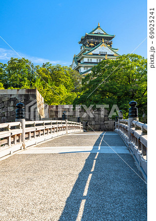 大阪府 大阪城 天守閣と極楽橋の写真素材