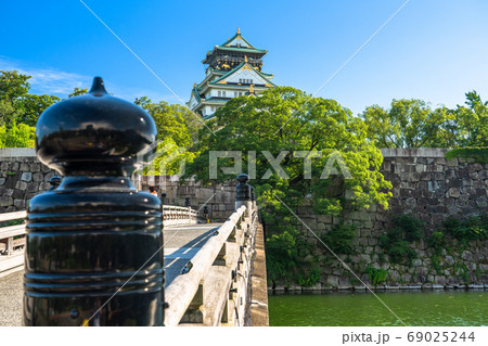 大阪府 大阪城 天守閣と極楽橋の写真素材
