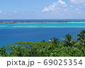 タヒチ　ボラボラ島　展望の絶景の海 69025354