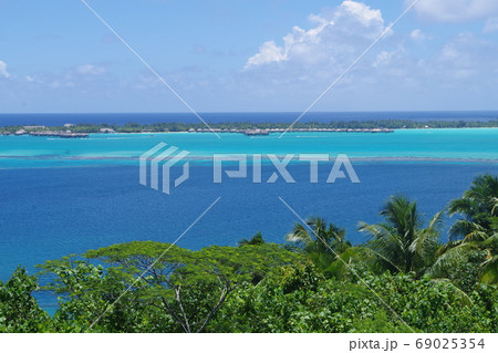 タヒチ　ボラボラ島　展望の絶景の海 69025354