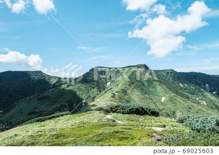 毛無山から破風岳を望む 69025603