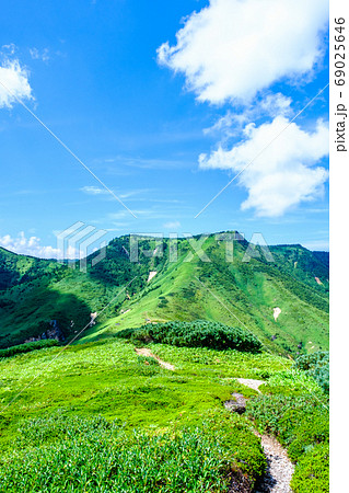 毛無山から破風岳を望む 69025646
