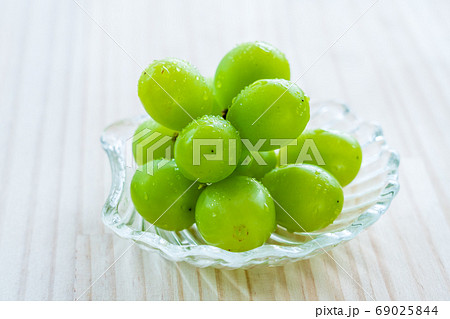 シャインマスカット　産地山梨県甲州市 69025844