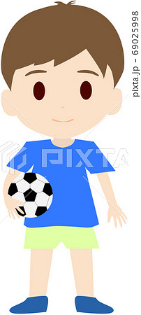 サッカーボールを持つ可愛い男の子のイラストのイラスト素材